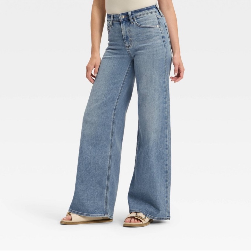 Women's High-Rise Wide Leg Jeans - Universal Thread™ Medium Wash 2 NWT